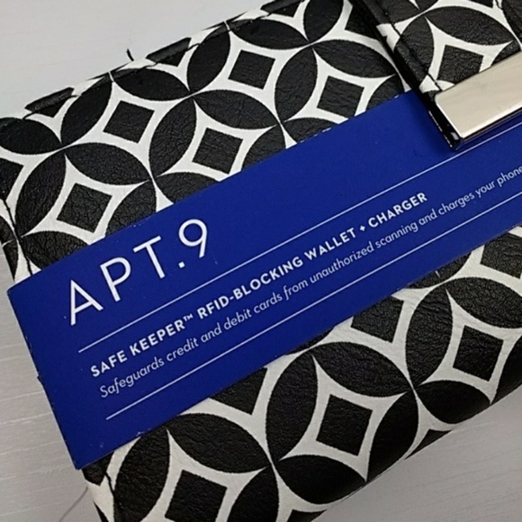 RFID-Blocking Phone Charging - Picture 3 of 5